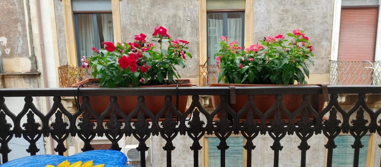Appartamento A Centro Storico Di Катания Екстериор снимка